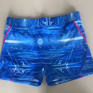 Under Armour hot short